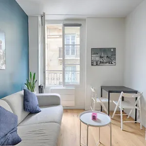 saint-germain-des-pres-superbe-appartement.fr-paris.fr/