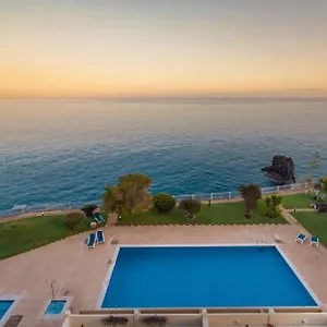 Sunny Getaway In Funchal (Madeira)